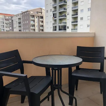 Apartament Aco *