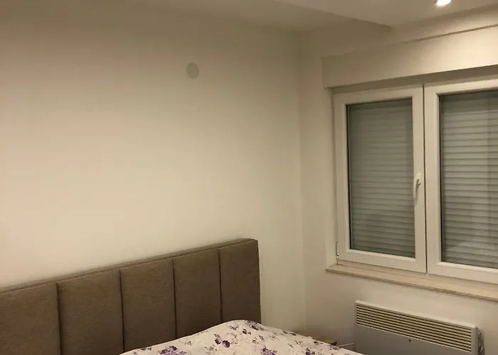 Aco 公寓 特雷比涅